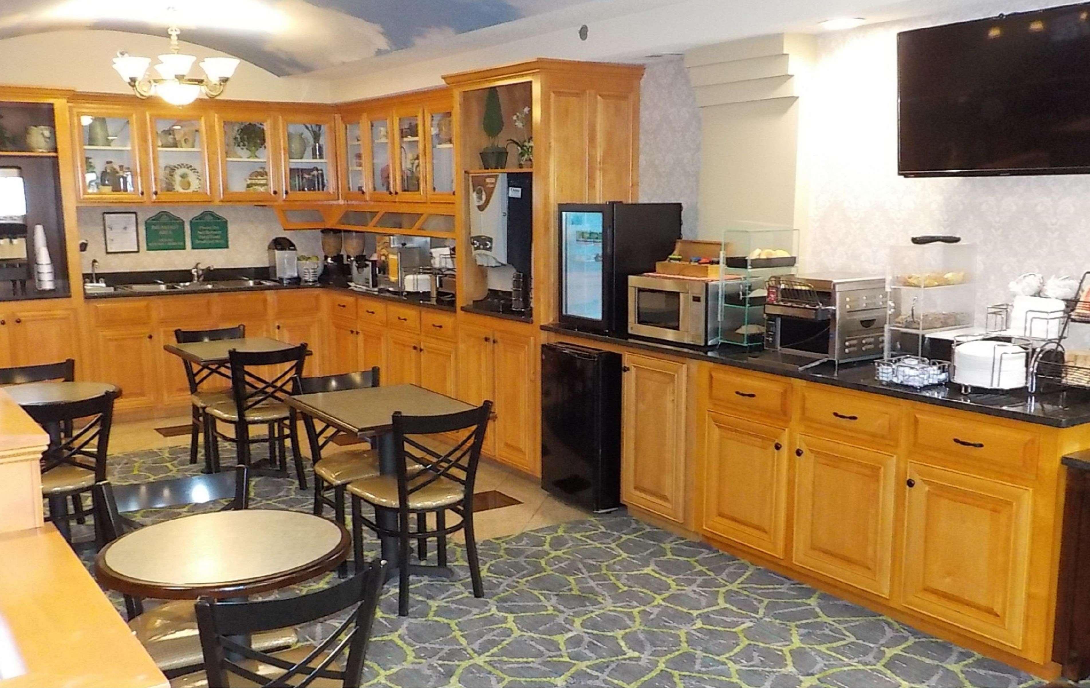 Surestay Plus Hotel By Best Western Warner Robins Afb Exterior photo